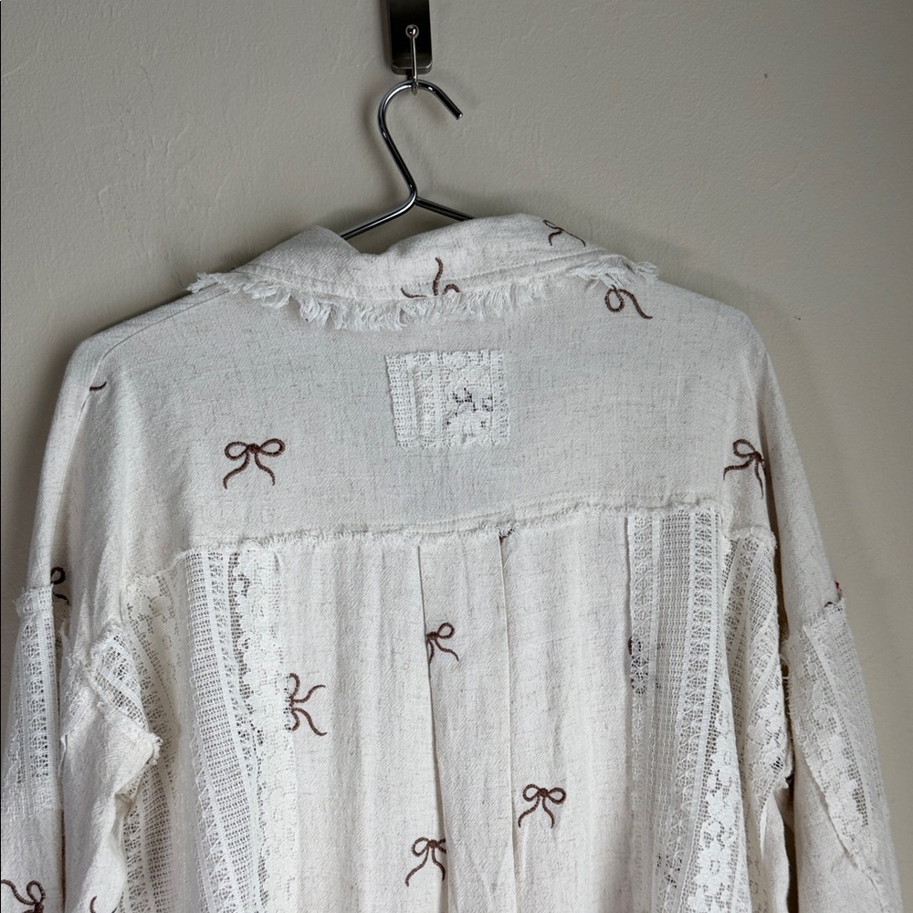 Umgee White Button-Down Shirt with Bow Embroidery - Picture 8 of 12